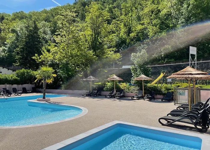 Camping Avec Piscine Et Riviere A Tournon Sur Rhone Ardeche