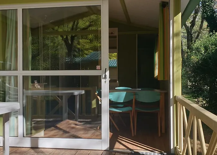Camping Avec Piscine Et Riviere A Tournon Sur Rhone Ardeche